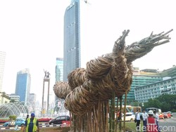 Seni Bambu Joko Avianto di Bundaran HI Tidak Bernuansa Proyek