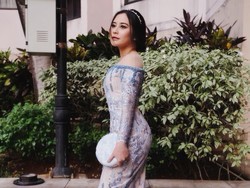 Posting Foto Selfie Prilly Tutup Komentar, Kenapa?