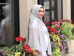 Foto: Cantiknya Sheza Idris Berhijab, Seperti Ini Pilihan Gayanya