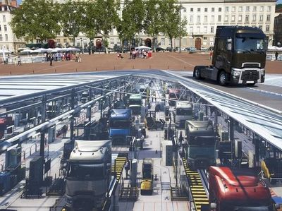 Tipuan Lukisan 3D Raksasa, Wajib Dilihat Seksama