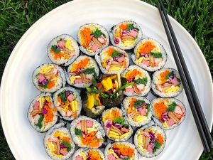 Gurih Lezat Kimbap, 10 Jenis Sushi Khas Korea Ini Bikin Ngiler
