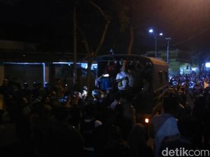 Bentrok Asrama Mahasiswa Papua, Polisi: Yang Bawa Parang Terekam Bentrok Asrama Mahasiswa Papua, Polisi: Yang Bawa Parang Terekam