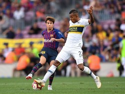 Boca bukannya tanpa perlawanan. Tembakan Sebastian Villa nyaris membuat Boca mengecilkan jarak. Namun, bola sepakannya menghantam tiang gawang Barca yang dijaga Marc-Andre ter Stegen. (Foto: David Ramos/Getty Images)