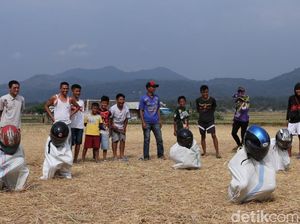 Tawa Canda Warga Paseh Bandung Gelar Lomba di Sawah Kering