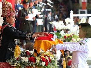 Foto: Jokowi Pimpin Upacara HUT ke-73 RI di Istana