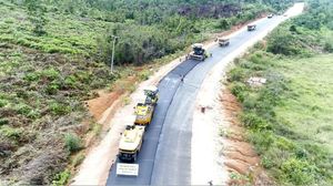 Jalan Perbatasan RI-Malaysia di Kalimantan Dibangun, Keren Lho