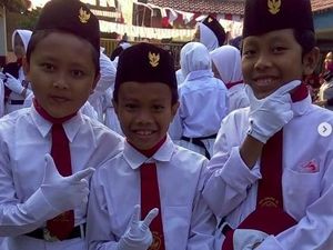Potret Anak-anak yang Semangat Ikuti Upacara 17 Agustus 2018