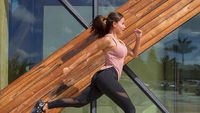Bugar Abis! Ini Ana Cheri, Fitness Model yang Punya Bokong Seksi
