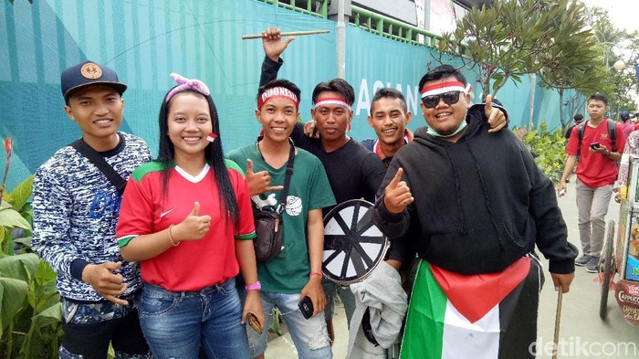 Ada Antrean Panjang di Stadion Patriot, Bonek Sudah Biasa