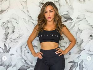 Foto: Si Seksi Ana, Selebgram dengan Kekayaan Rp 61 M yang Jualan Kalender Foto: Si Seksi Ana, Selebgram dengan Kekayaan Rp 61 M yang Jualan Kalender