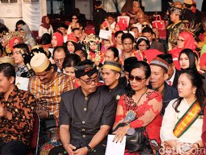 Semarak Busana Tradisional Meriahkan HUT ke-73 RI di Istana