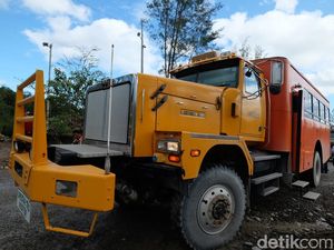 Bus Penakluk Jalur Maut Milik Freeport