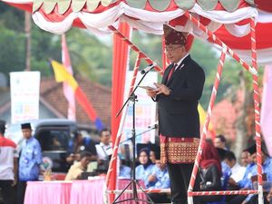 Kemendes Sematkan Penghargaan Satyalencana di Hari Kemerdekaan