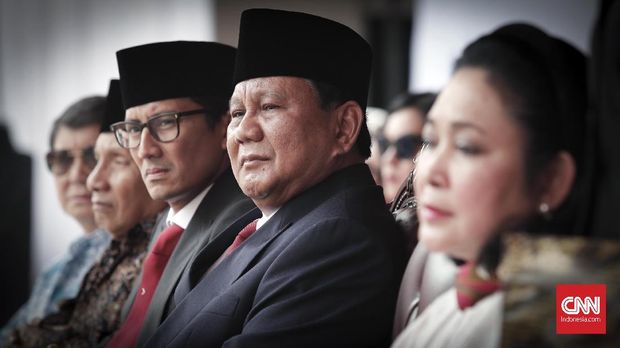 Salah satu momen kebersamaan capres nomor urut 02 Prabowo Subianto dan politikus Partai berkarya Titiek Soeharto, yang merupakan mantan isterinya.