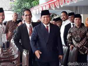 Prabowo: Kunjungan ke Ponpes Bukan Cari Dukungan, tapi Minta Doa Prabowo: Kunjungan ke Ponpes Bukan Cari Dukungan, tapi Minta Doa