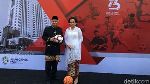Macam Gaya Menteri Ekonomi Jokowi Rayakan HUT RI
