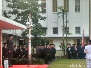 Upacara HUT RI, Jonan Singgung Masalah Perjalanan Dinas Pegawai Upacara HUT RI, Jonan Singgung Masalah Perjalanan Dinas Pegawai