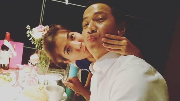 Mengingat Mesranya Momen Makan Delon Thamrin dan Yeslin Wang