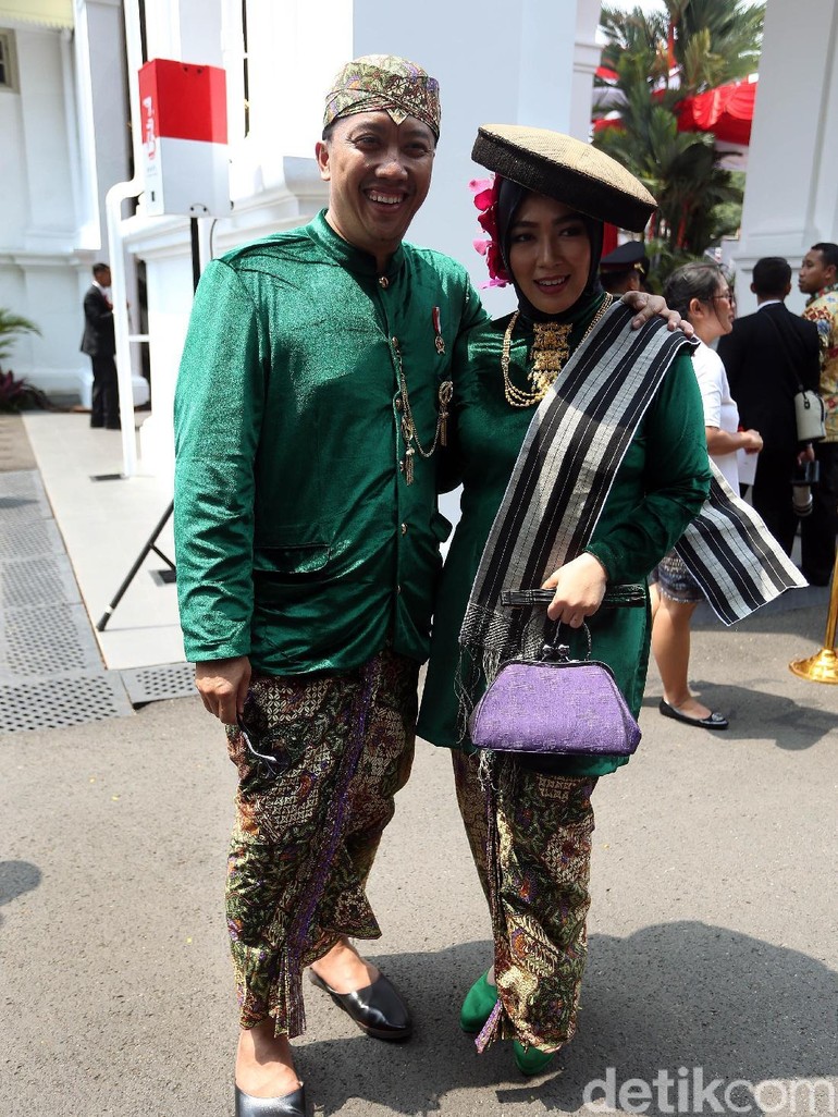 Gambar Mewarnai Pakaian Adat Jawa Tengah - Baju Adat Tradisional