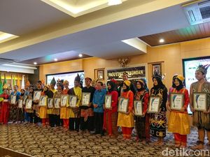Kisah Tim Muhibah Angklung: Habis Duit, Ngamen dan Juara Dunia