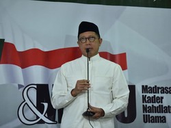 Menag Lukman Jadi Rebutan Selfie saat Lempar Jumrah