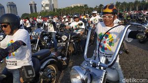 Ratusan Moge Kawal Obor Asian Games ke Gelora Bung Karno