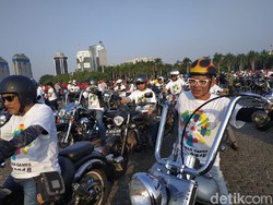 Ratusan Moge Kawal Obor Asian Games ke Gelora Bung Karno