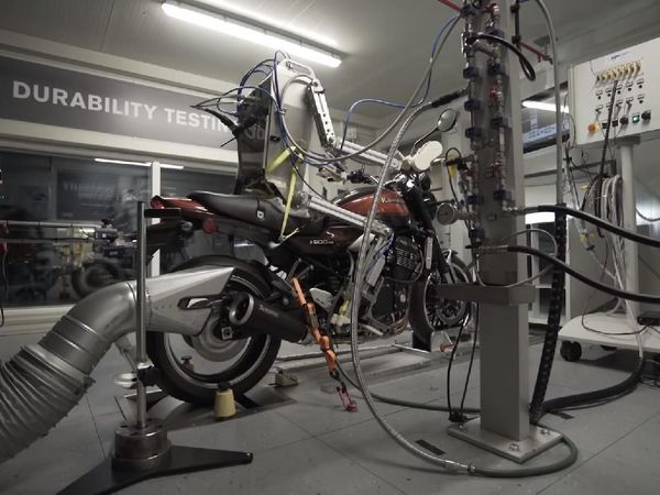 Robot Canggih Penguji Motor
