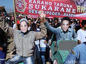 Saat Jokowi dan Prabowo Berdampingan di Karnaval Agustusan Saat Jokowi dan Prabowo Berdampingan di Karnaval Agustusan