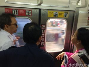 Rini Ngomel-ngomel Lihat Jalur Kereta Jakarta-Bogor Kotor