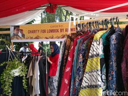 Ridwan Kamil Lelang Pakaian untuk Korban Gempa Lombok