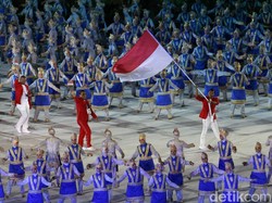 Saat Bendera RI Ikut Dikibarkan Atlet Jepang di Opening Asian Games