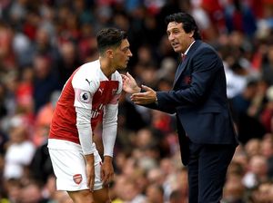 Bukan Tak Diinginkan, Kilap Oezil Justru sedang Ditunggu Arsenal