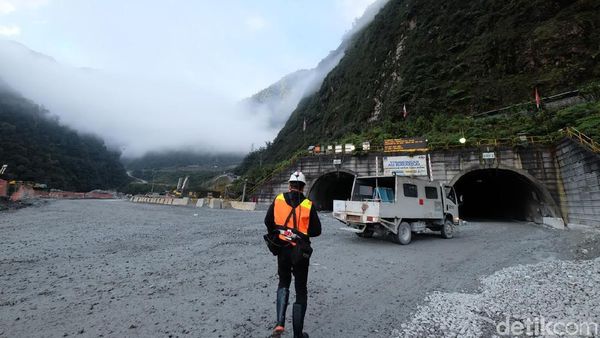 Menyusuri Tambang Bawah Tanah Raksasa Freeport