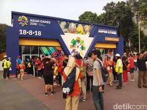 Sebelum Nonton Pembukaan Asian Games 2018, Belanja Pernak-pernik Dulu