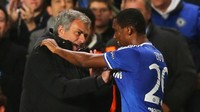 Samuel Etoo jadi salah satu pemain penting saat Josep Guardiola menyapu bersih titel juara di musim debut bersama Barcelona. Dia kemudian bertemu Jose Mourinho di Inter Milan (2009/2010) dan Chelsea (2013/2014) (Clive Rose/Getty Images)