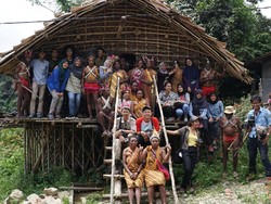 Melihat Cara Suku Arfak di Pedalaman Papua Barat Sambut Pendatang