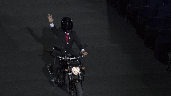 Potret Aksi Stuntman Jokowi dan Video di Opening Asian Games