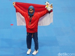 Defia Tahu Raih Emas Pertama untuk Indonesia dari Jokowi