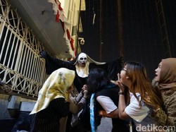 Mendulang Rupiah dari Jadi Hantu