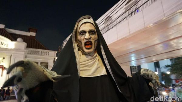 Hobi Jadi Profesi, Hantu-hantu Ini Kerja dari Siang Hingga Malam