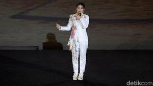 Aksi Via Vallen di Seremoni Pembukaan Asian Games