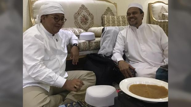FPI Klaim Jokowi Mau Temui Rizieq di Mekkah, TKN Sebut Hoaks