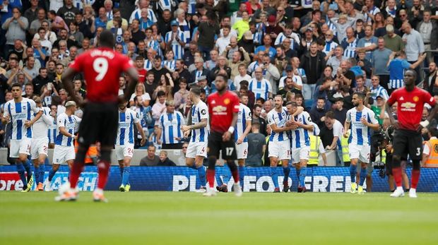 Manchester United menelan kekalahan dalam pekan kedua Liga Primer Inggris 2018/2019.