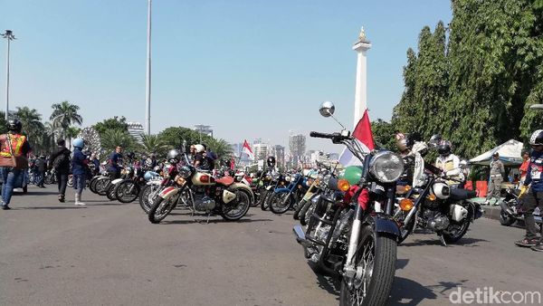 Konvoi Motor Bertemakan Historical Riding