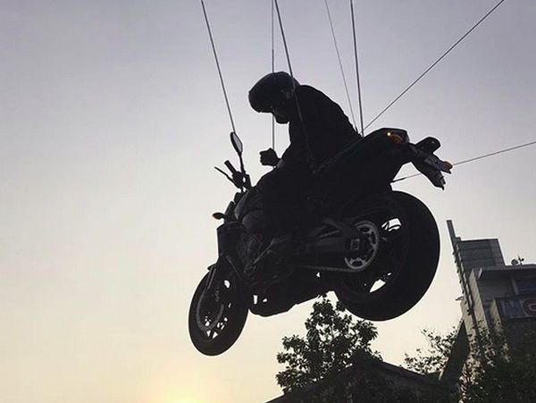 Potret Aksi-aksi Ekstrem Stuntman Jokowi