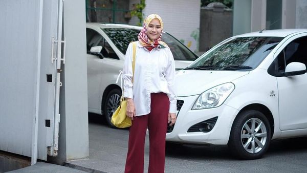 HUT ke-73 RI, Intip Gaya Hijab Merah-Putih Zaskia Mecca hingga Dian Pelangi