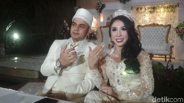 Rio Reifan dan Henny Mona