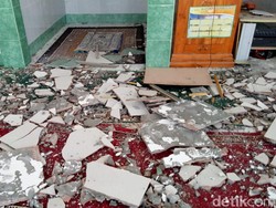 2 Masjid di Pulau Sumbawa Rusak Akibat Gempa 6,5 SR di Lombok