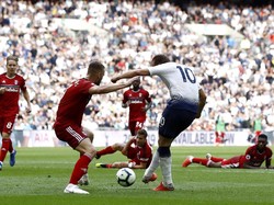 Kane baru bisa membobol gawang Fulham pada menit ke-77. Tembakannya gagal dijangkau oleh kiper lawan, Fabri. Foto: Julian Finney/Getty Images